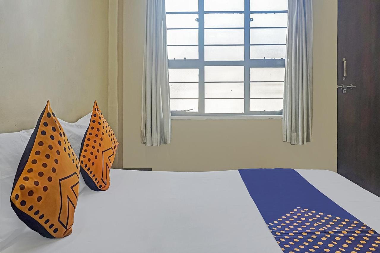 Oyo Flagship 75444 Hotel Kinara Lodging & Boarding Mangvadi Ngoại thất bức ảnh