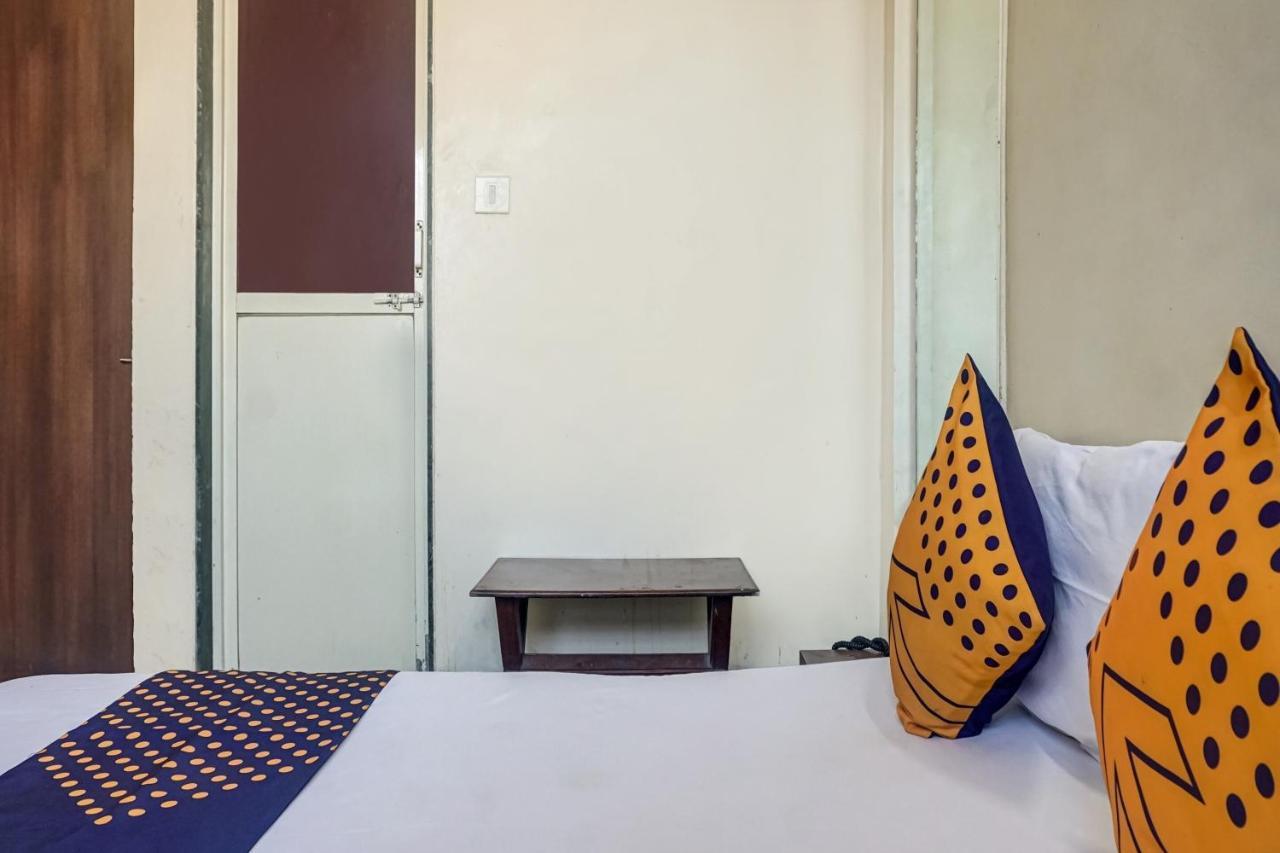 Oyo Flagship 75444 Hotel Kinara Lodging & Boarding Mangvadi Ngoại thất bức ảnh