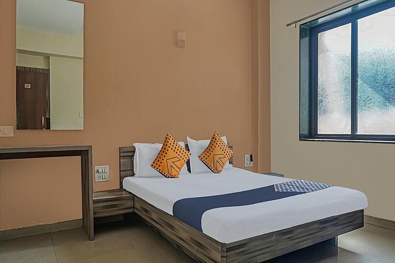 Oyo Flagship 75444 Hotel Kinara Lodging & Boarding Mangvadi Ngoại thất bức ảnh