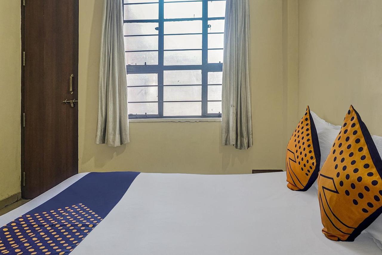 Oyo Flagship 75444 Hotel Kinara Lodging & Boarding Mangvadi Ngoại thất bức ảnh