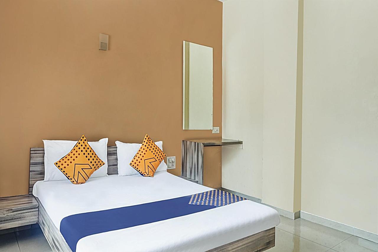 Oyo Flagship 75444 Hotel Kinara Lodging & Boarding Mangvadi Ngoại thất bức ảnh